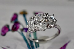 Jewelry Store - Jewelry building downtown Boston -  Natural GIA certified Diamonds and lab Grown diamonds - Gem stones - Custom Design Boston - Free Quote